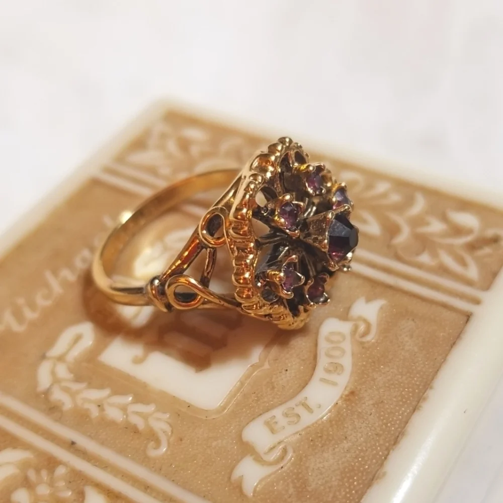 Vintage lovely 18kt